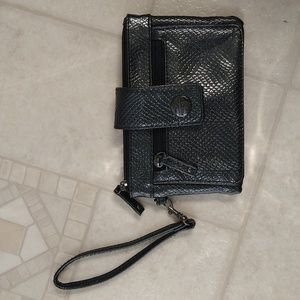 Kenneth Cole Reaction Wallet/Wristlet ✨$5 SALE ~ 1/$5, 3/$10, or 5/$15✨